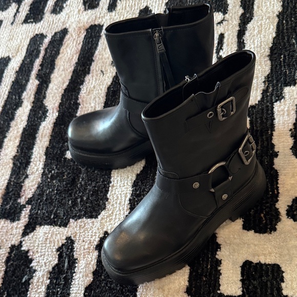 Black Combat Boots - Picture 5 of 8